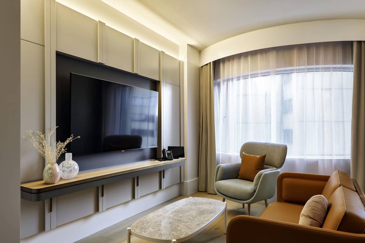 Suíte luxo (Luxury) | Frigobar, cofres nos quartos, escrivaninha, cortinas blackout