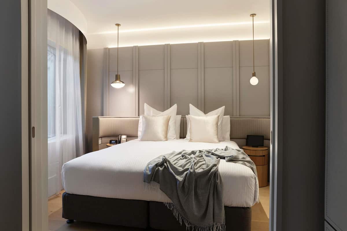 Deluxe Suite (Luxury)