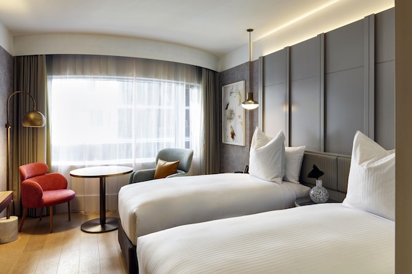 Classic Room, 2 Twin Beds, Accessible | Minibar, in-room safe, desk, blackout drapes