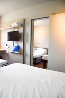 Habitación familiar, varias camas | Ropa de cama hipoalergénica y decoración individual