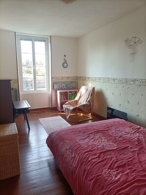 4 chambres, fer et planche Ă repasser, lit parapluie, Wi-Fi gratuit