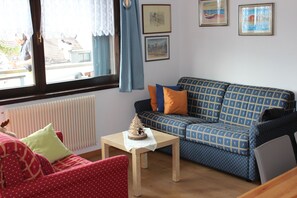 Apartment, 1 Queen Bed with Sofa bed | Living room | 30-inch TV with cable channels - Lovely&pleasant 1 Bedroom Apartment in Cavalese (Cavalese)