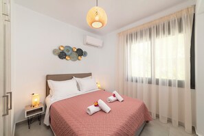 2 soverom, skrivebord, strykejern/-brett og wi-fi (inkludert)