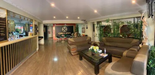 Oro Inn Hotel