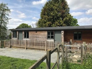 Exterior - Riverside Stable Cottage, Hunton Yalding Maidstone (Hunton)