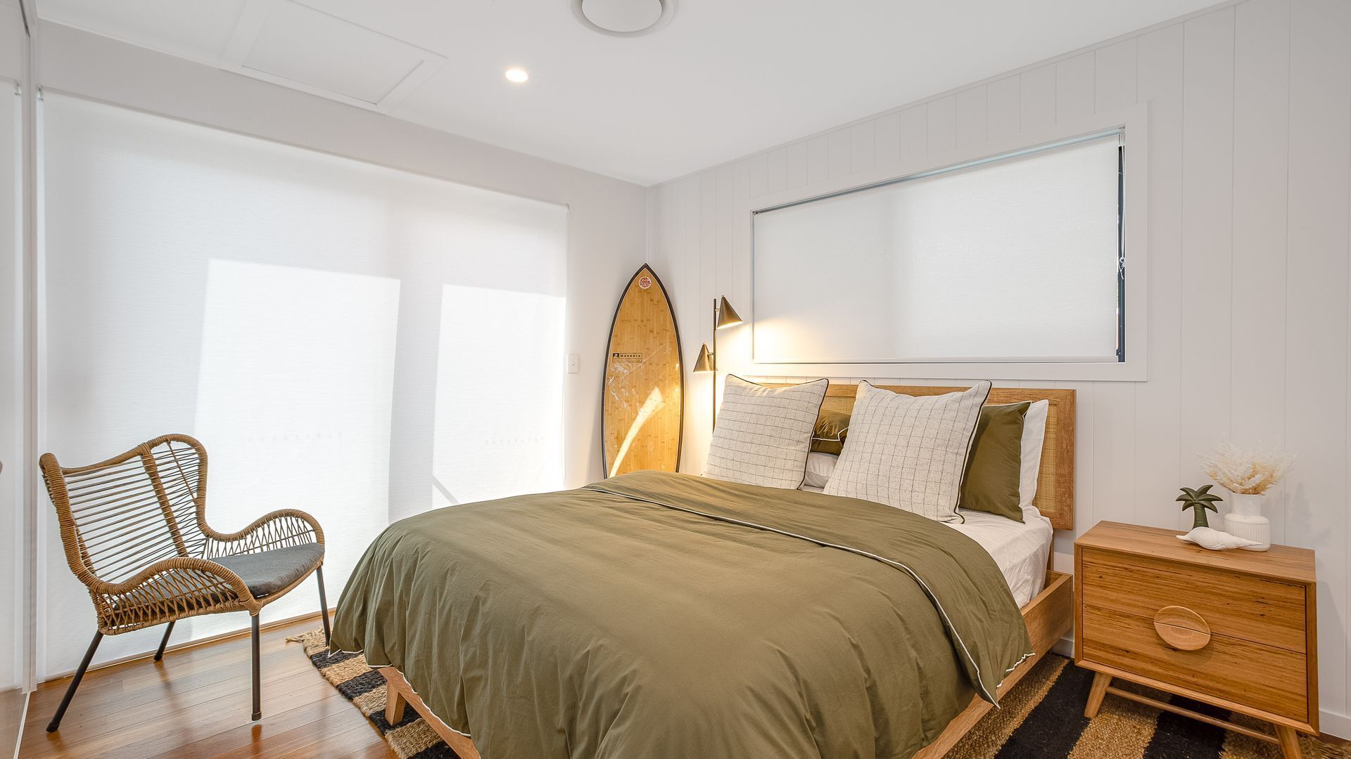 Kirra Bliss - Luxurious and Modern Beach House — image 18