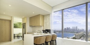 Deluxe Apartment | In-room dining