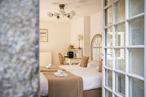 Twin Room | Blackout curtains, iron/ironing board, free WiFi, bed sheets