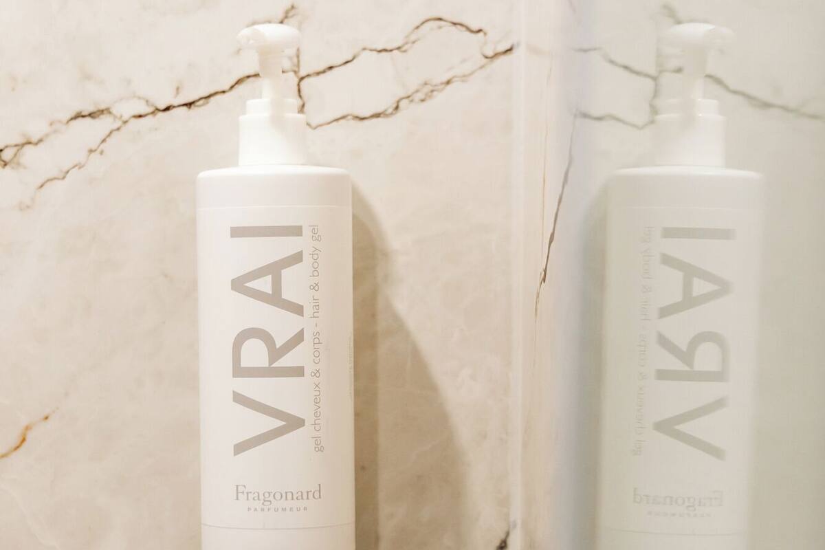 superior double room | bathroom | hair dryer, towels, soap, shampoo