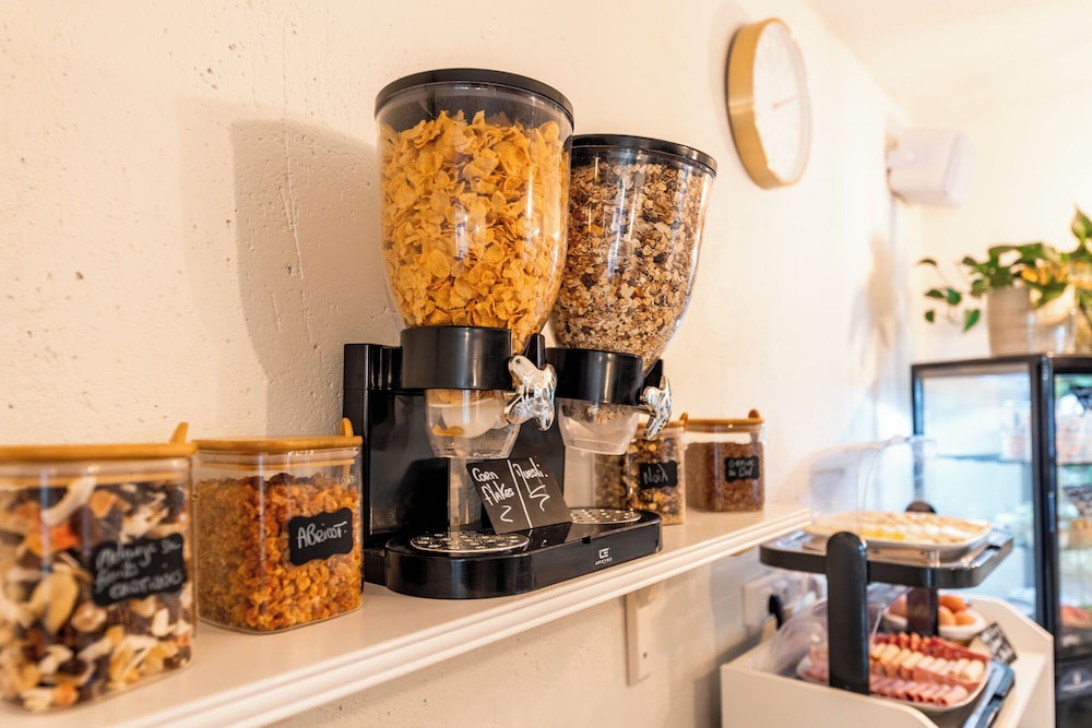 Hotel De La Porte Saint Malo by null