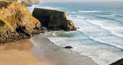 Cosy, Quiet Static Caravan, Mawgan Porth, St Eval