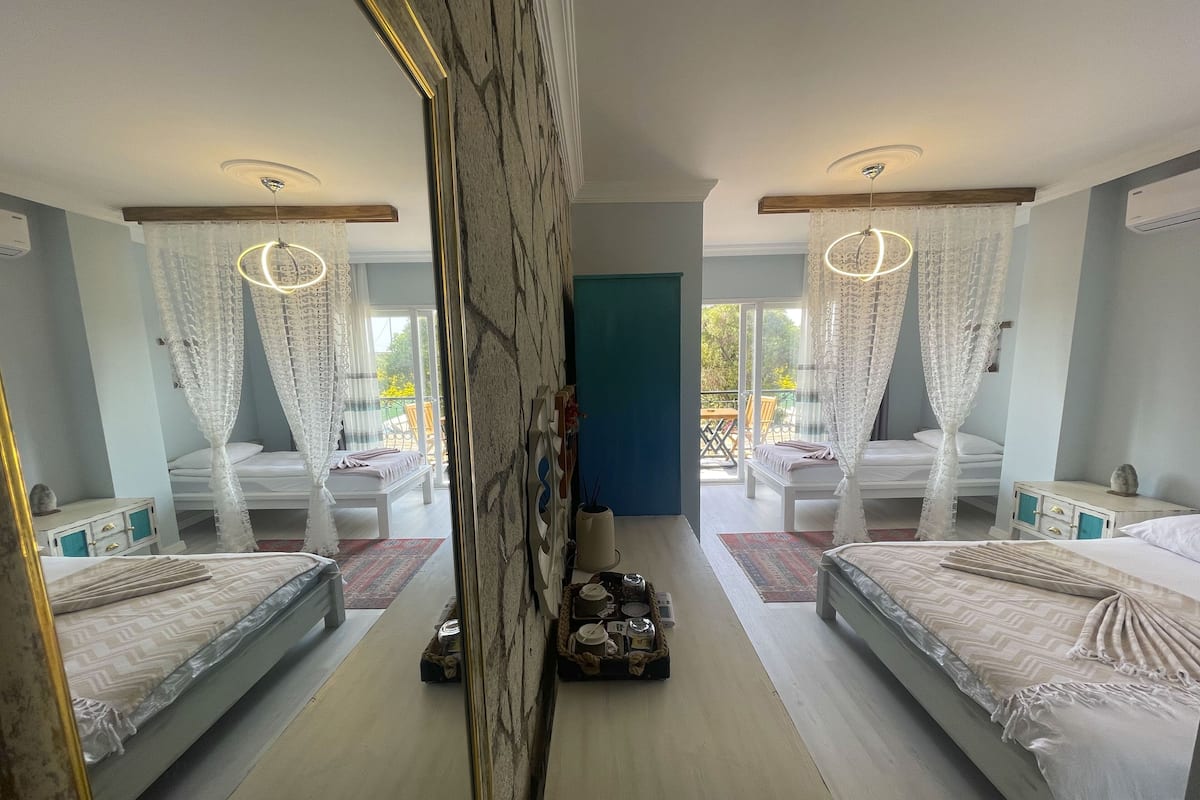 Deluxe Room, Balcony