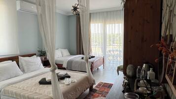 Grand Room | Premium bedding, free WiFi, bed sheets