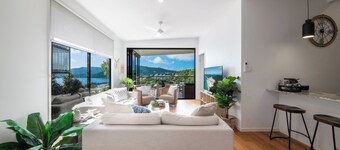 Serenity - 180 degree views of the Coral Sea and Conway National Park.