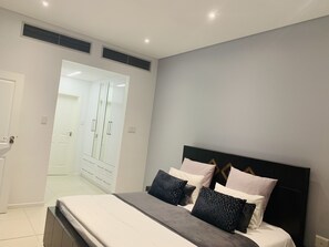 1 chambre, fer et planche à repasser, accès au Wi-Fi (inclus)