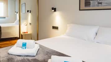 2 bedrooms, iron/ironing board, WiFi