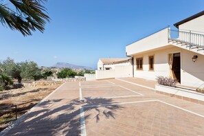 Apartment | Terrace/patio