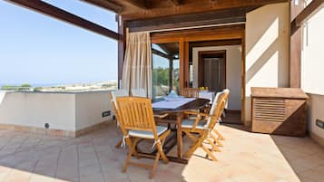 Apartment | Terrace/patio