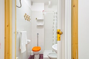 อพาร์ทเมนท์ | ห้องน้ำ | ฝักบัว, ของใช้ในห้องน้ำฟรี, ไดร์เป่าผม, ผ้าเช็ดตัว