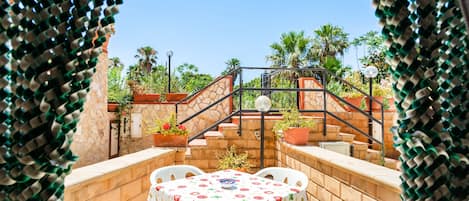 Apartment | Terrace/patio