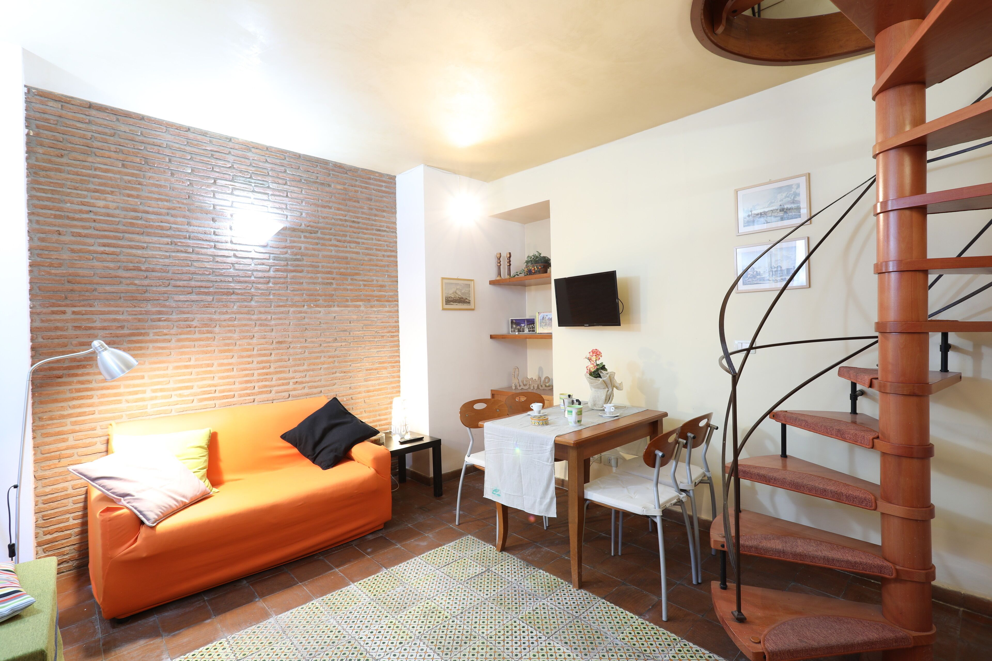 Cozy Apartment On 2 Levels In The City Center