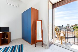Apartment | 1 bedroom, iron/ironing board, free WiFi, bed sheets