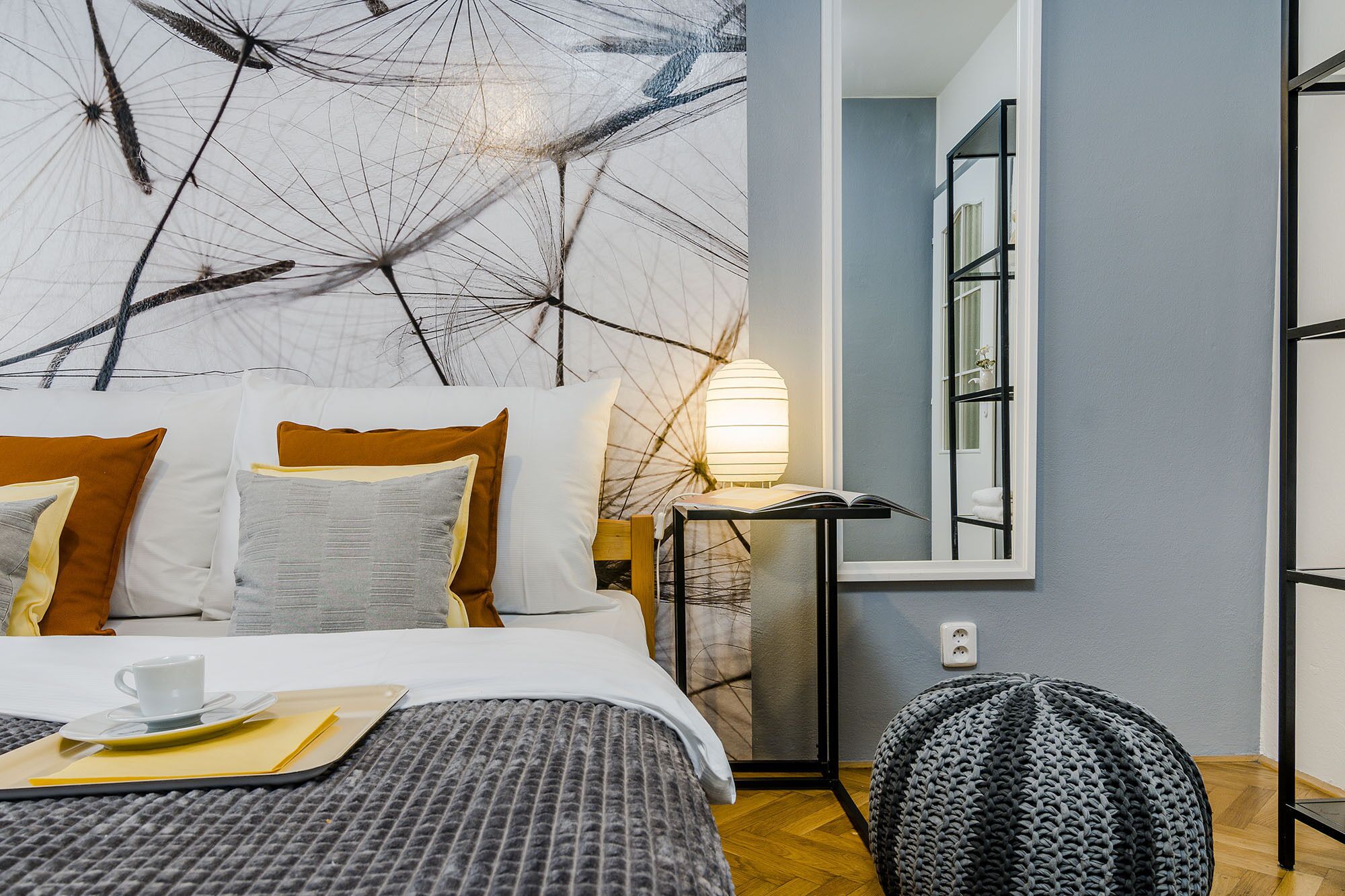 Cortinas blackout, tabla de planchar con plancha y wifi gratis 