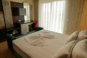 Minibar, caja de seguridad en la habitación, escritorio y wifi gratis 