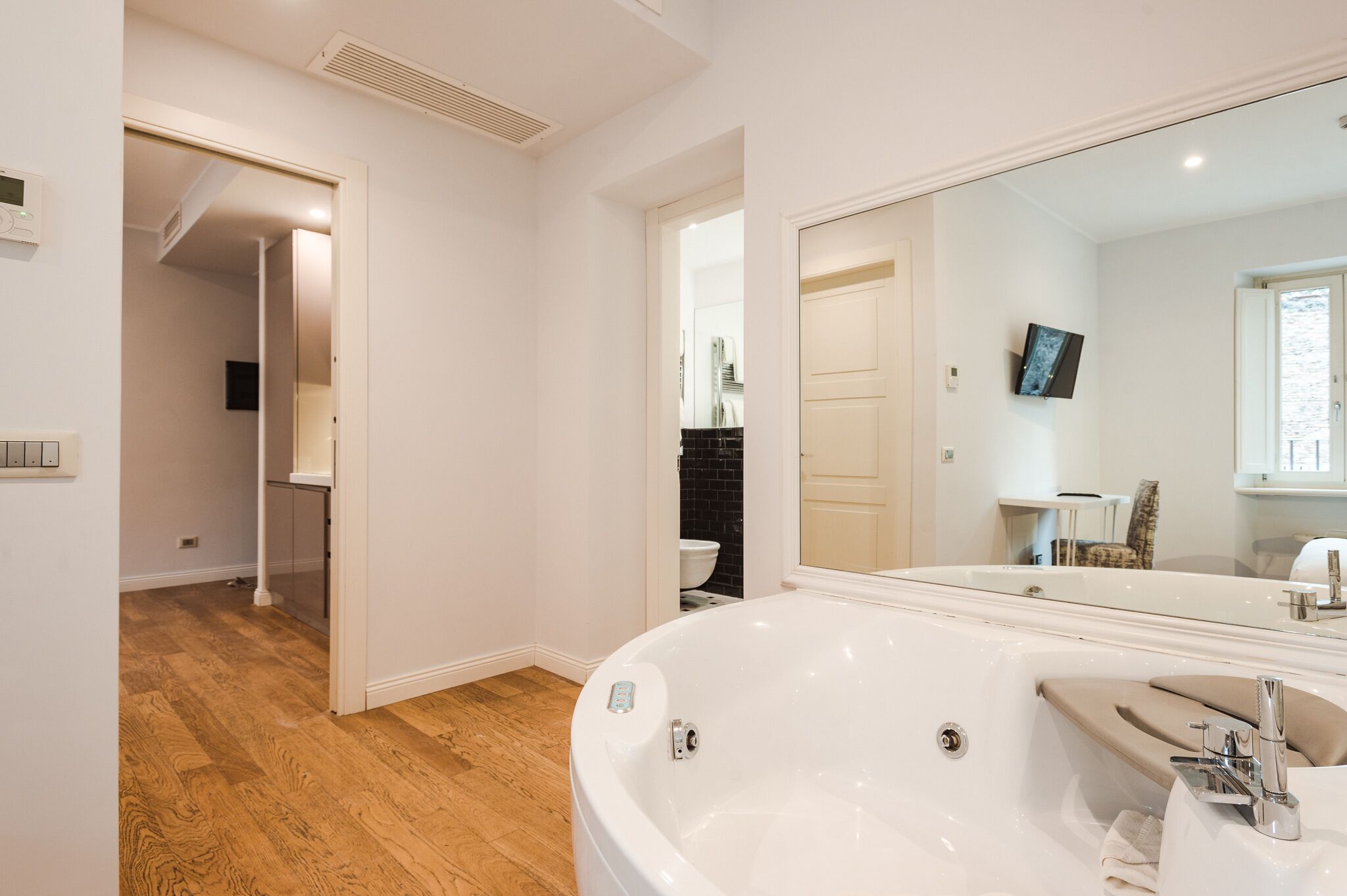 Photo - Nikis Collection Trastevere