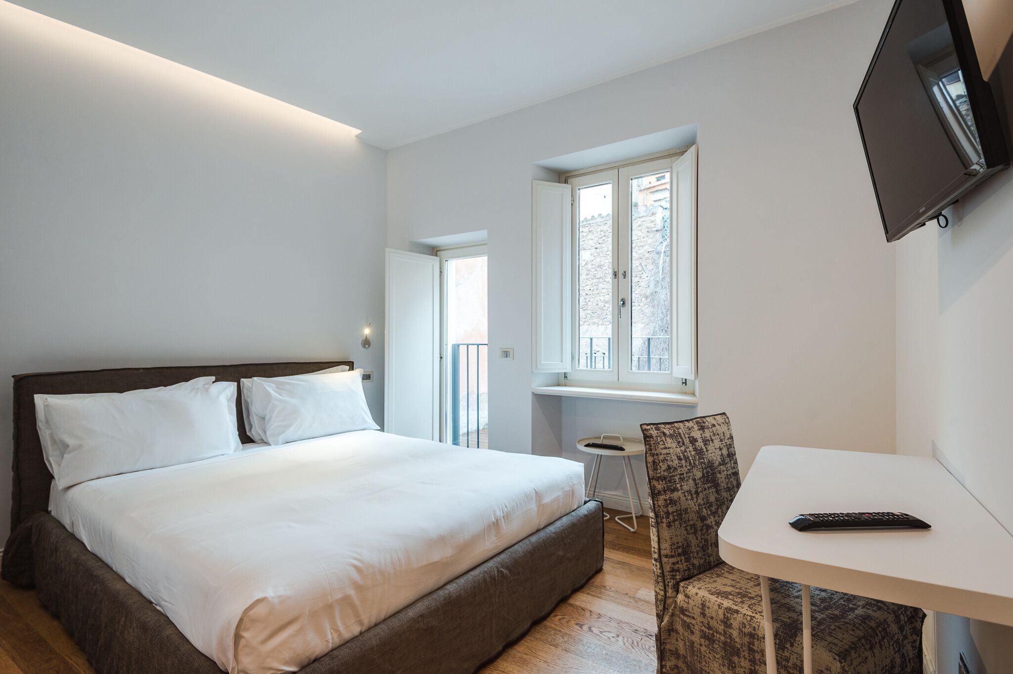 Photo - Nikis Collection Trastevere