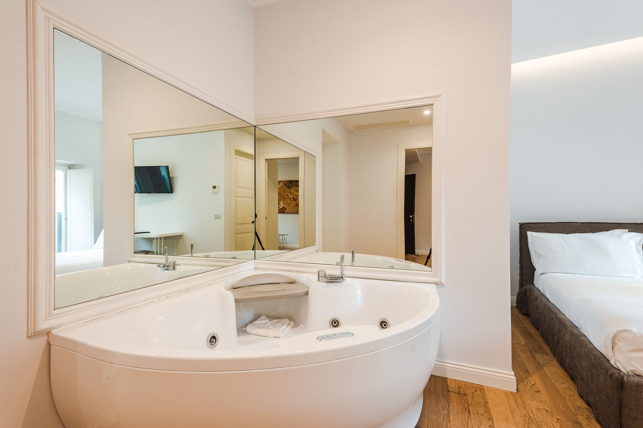 Photo - Nikis Collection Trastevere