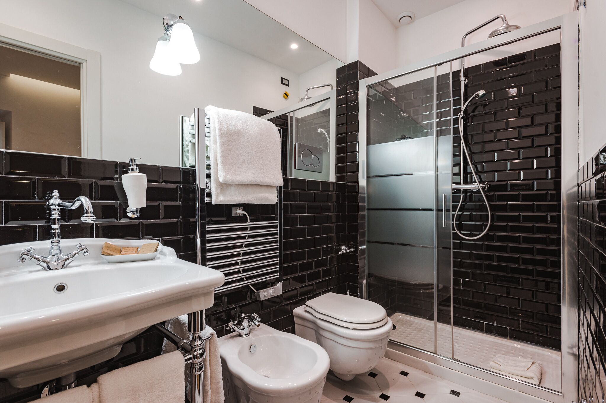 Photo - Nikis Collection Trastevere