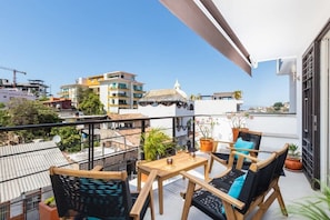 Outdoor dining - Casa Turquesa - Private Pool! Local Neighbourhood (Puerto Vallarta)
