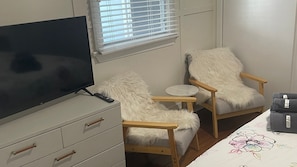 2 bedrooms, bed sheets - 2 Bellenger - Pet friendly two Bedroom house, located close the the beach and main street! (Nambucca Heads)