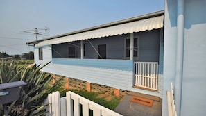 Exterior - 2 Bellenger - Pet friendly two Bedroom house, located close the the beach and main street! (Nambucca Heads)