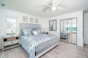 7 bedrooms, iron/ironing board, travel crib, free WiFi - Oceanfront 7 BR, private beach access, 3 levels of beachfront decks (Atlantic Beach)