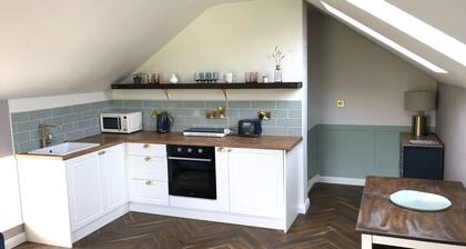 Stylish Cottage with hot tub and gorgeous views