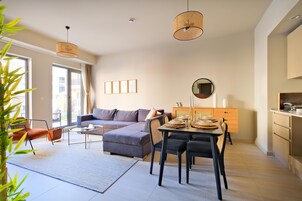 Sistema de insonorización, wifi gratis y acceso para silla de ruedas 