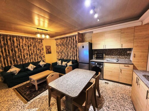 nice and safe apartment to visit Madaba