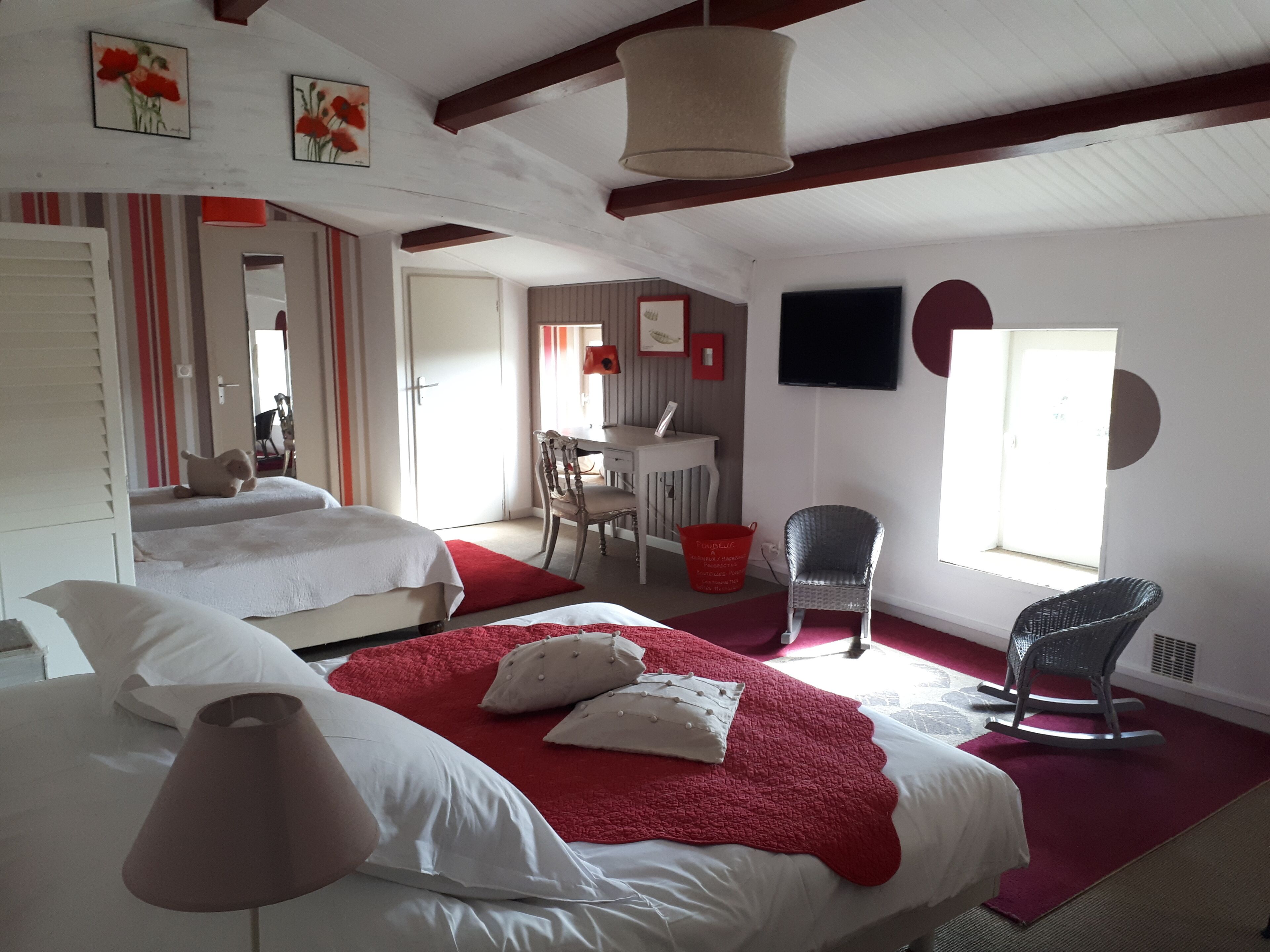 Cozy cottage house for 6-11 people