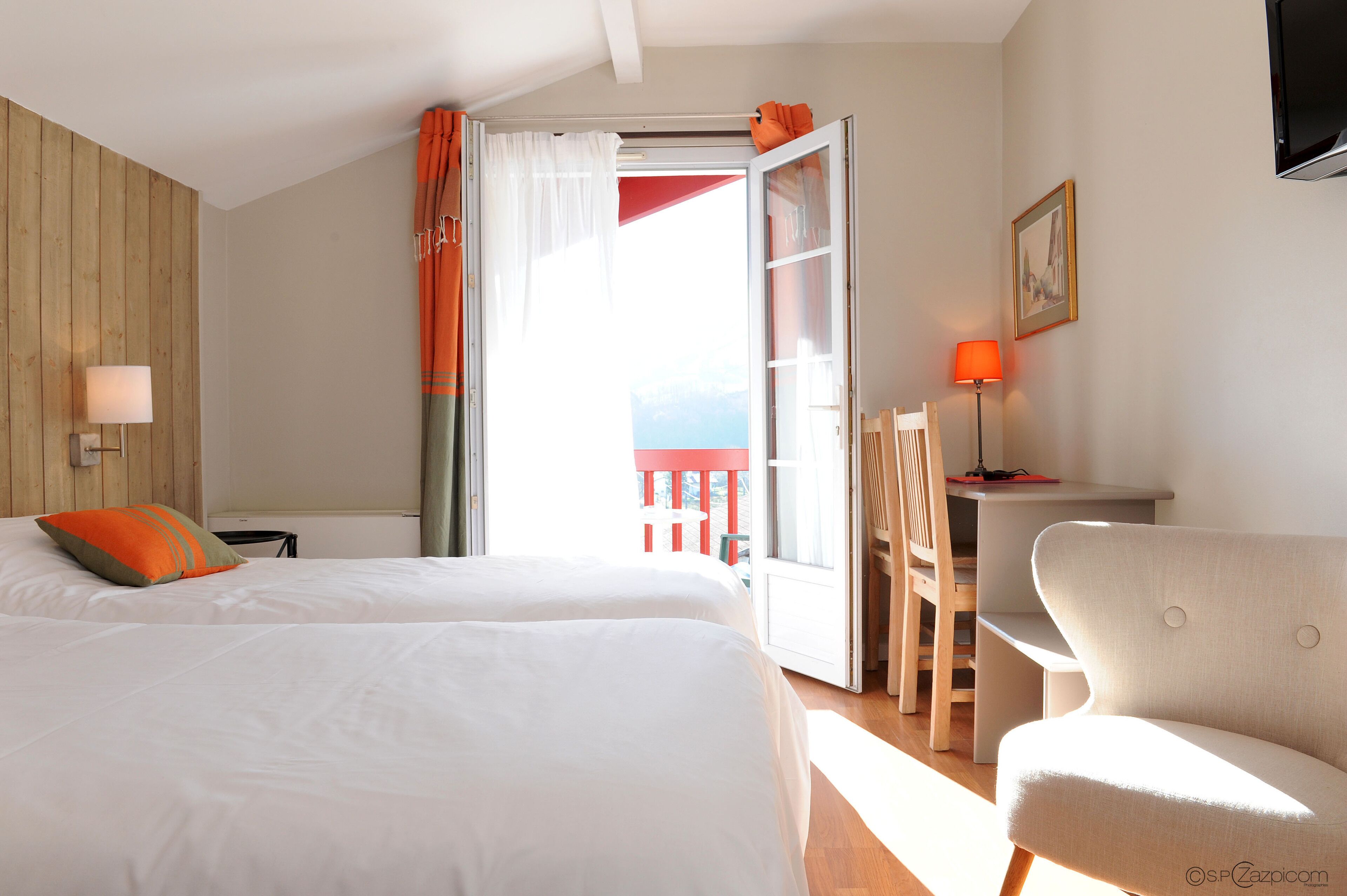 superior front room | 1 bedroom, free wifi