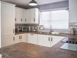 Dishwasher - Designed specifically for coastal getaways, Sea Breeze has everything you need. (Kessingland)