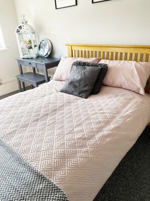 3 bedrooms, iron/ironing board, travel cot, free WiFi