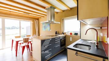 KĂŒhlschrank, Mikrowelle, Ofen, Herdplatte