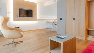 Familien-Studiosuite, 1 Queen-Bett und Schlafsofa, Balkon