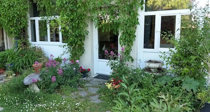 Appartement ouvert meublĂ© de 100mÂČ au rez-de-chaussĂ©e Ă Saumur