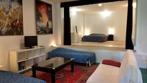 2 bedrooms, free WiFi - Furnished 100m² first floor open apartment in Saumur (Saumur)