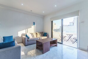 อพาร์ทเมนท์ | บริเวณนั่งเล่น | ทีวีจอแอลซีดี 32 นิ้ว พร้อมช่องดาวเทียม, ทีวี