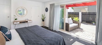 Comfy stylish Central Wellington studio