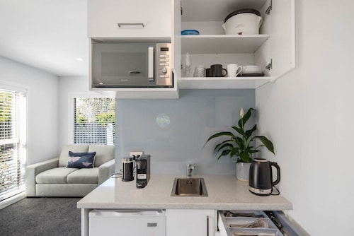 Comfy stylish Central Wellington studio